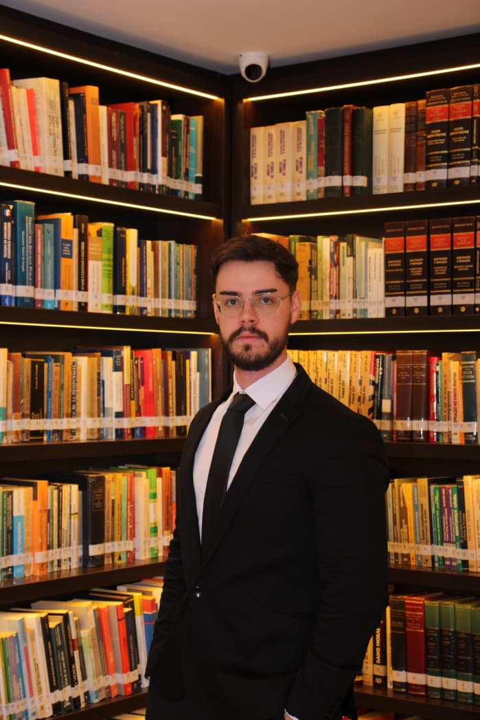 Dr. Leonardo Peppes - Advogado